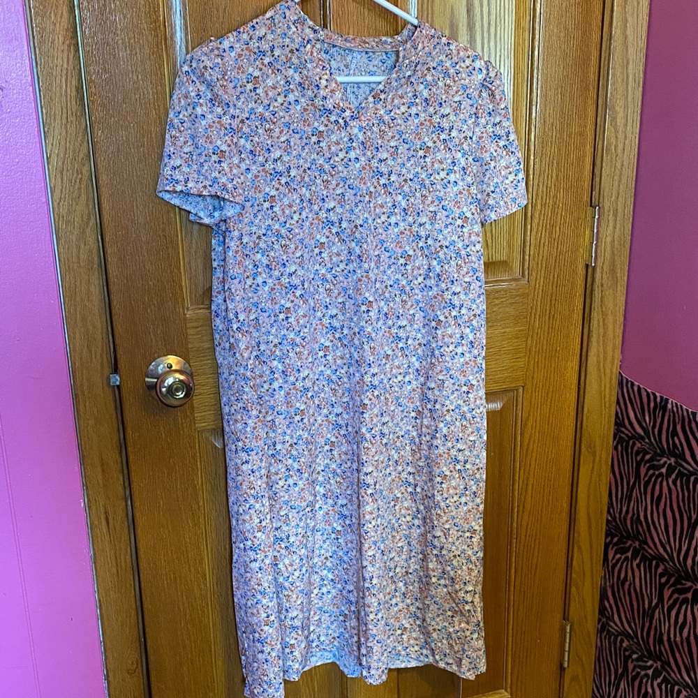 New Emery Rose Floral Print Midi Dress in Blue and Pink